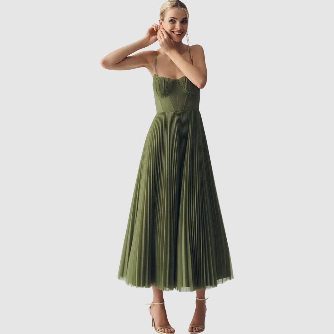 Adéla - Moderní elegance s otevřenými zády