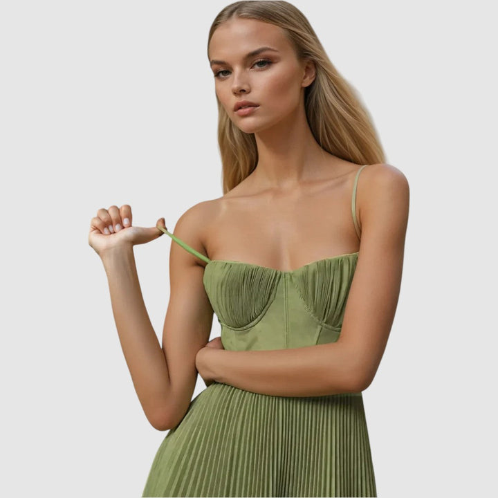 Adéla - Moderní elegance s otevřenými zády