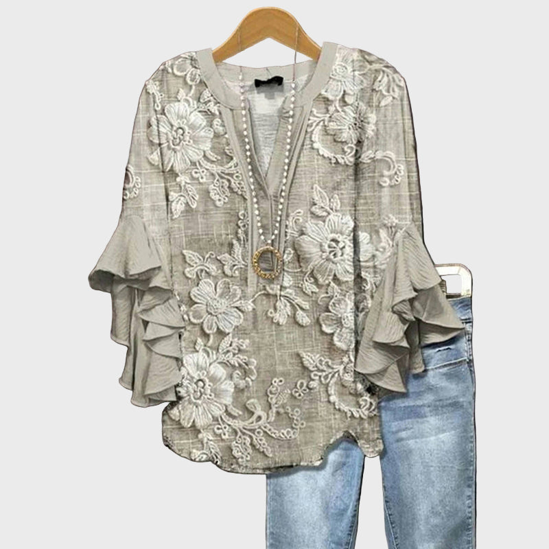 Rozálie - Dámská halenka s květinovou krajkou a volánovými rukávy