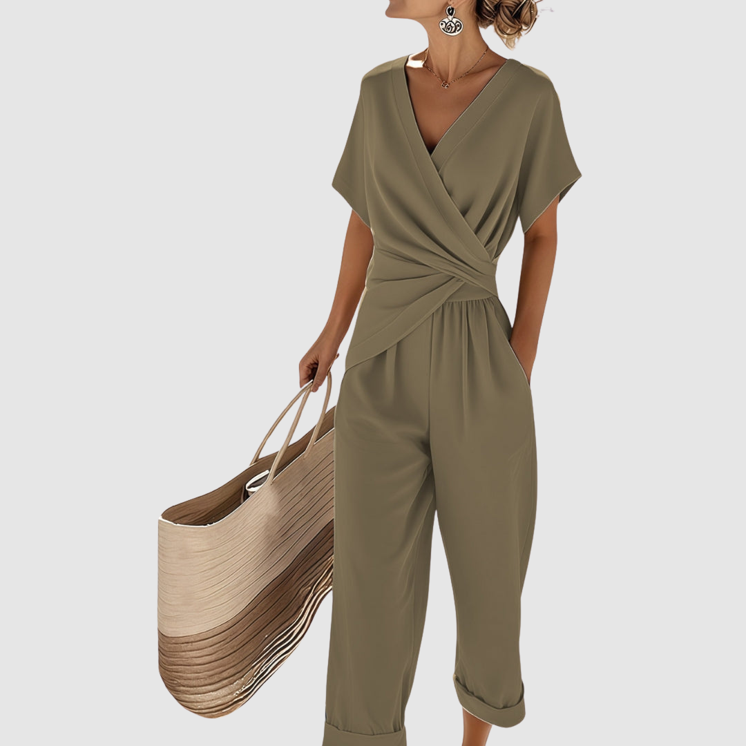 Nikol - Overal s nařasenou mašlí