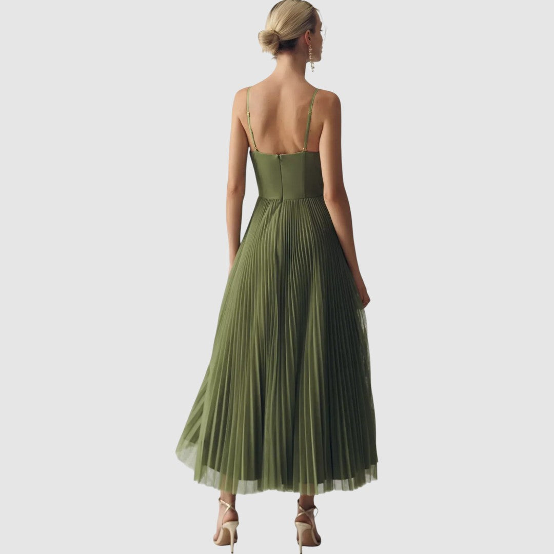 Adéla - Moderní elegance s otevřenými zády