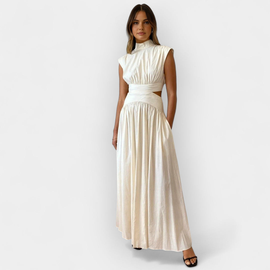 Stylové šaty s výřezy