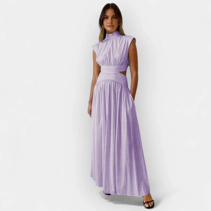 Stylové šaty s výřezy