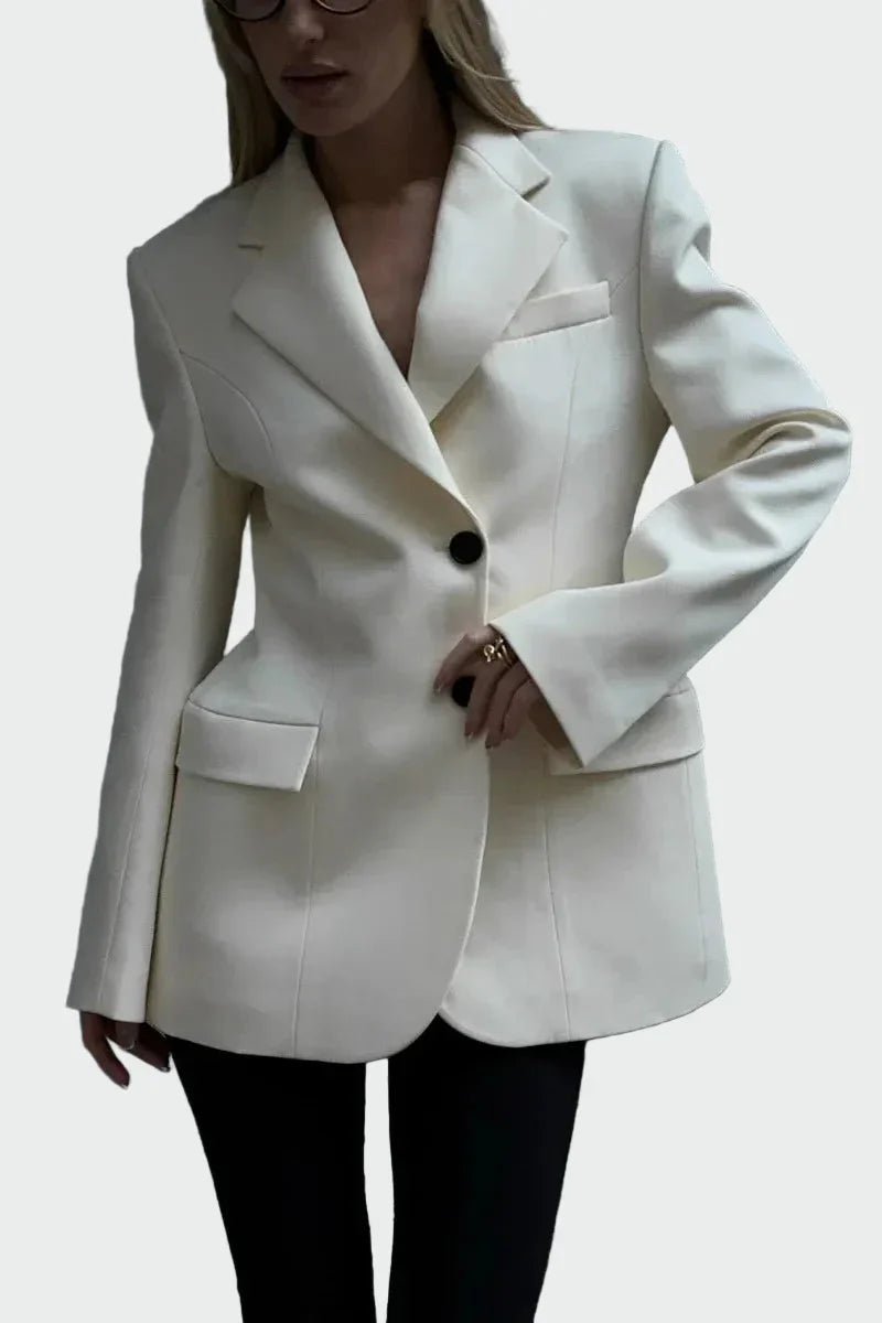 Nikol - Sako s Působivým Střihem a Knoflíky